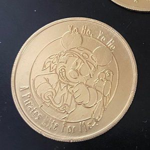 Pirates of the Caribbean Dabloons - Sliver & Gold